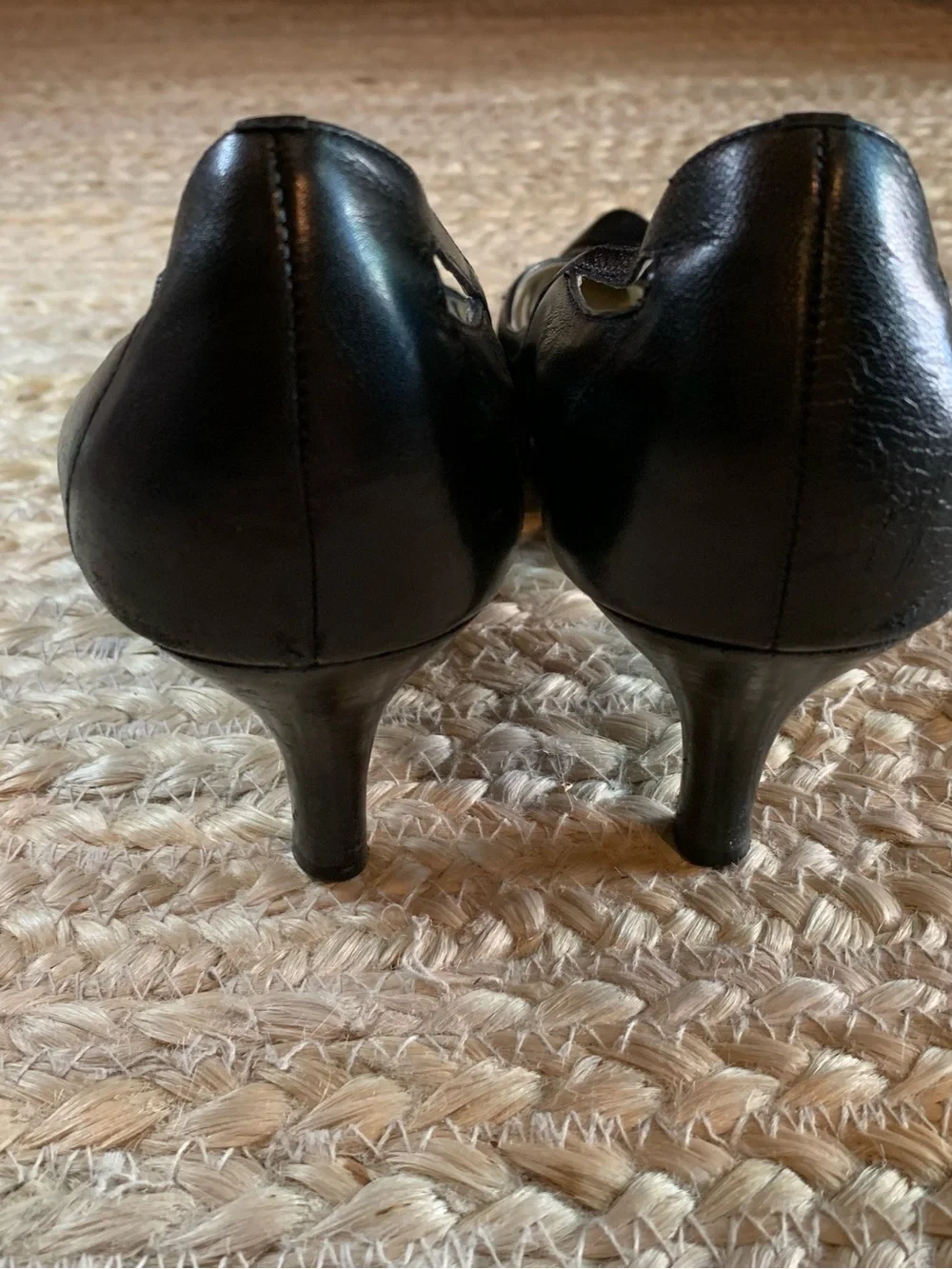 Anne Klein Black Pointed-Toe Cutout Leather Heels